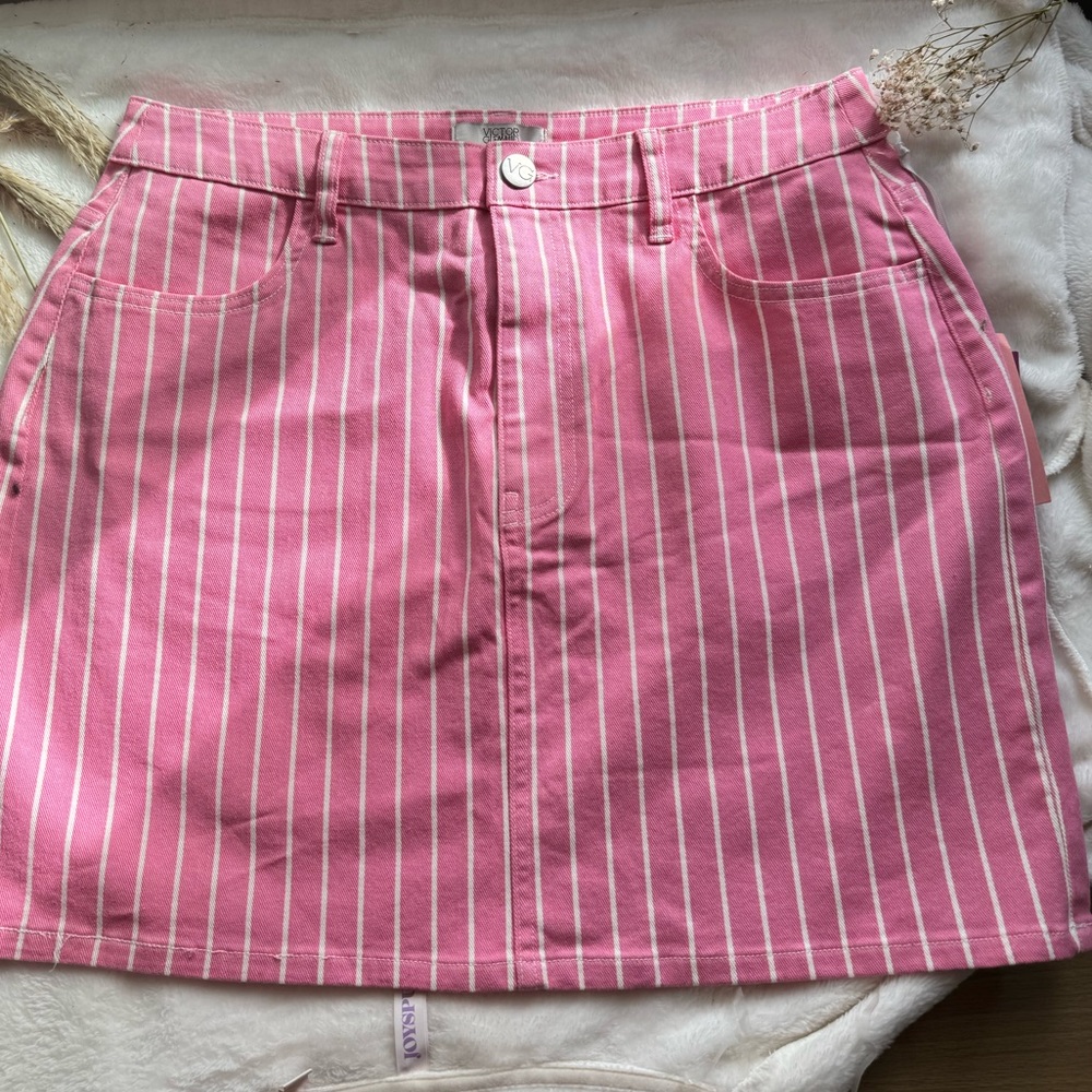 Pink with white stripes skirt - Picture 2 of 3